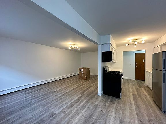 2nd image of 550 Washington Ave #3A