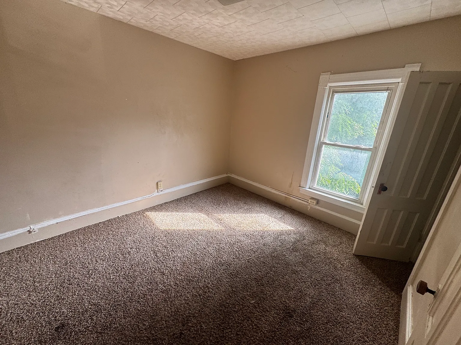 4 bed, 1700 sqft, $2,300 — Photo 4