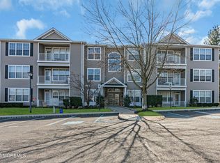 384 Saint Andrews Pl, Englishtown, NJ 07726