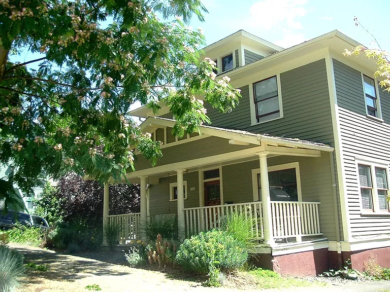 5004 SW View Point Ter — Photo 1