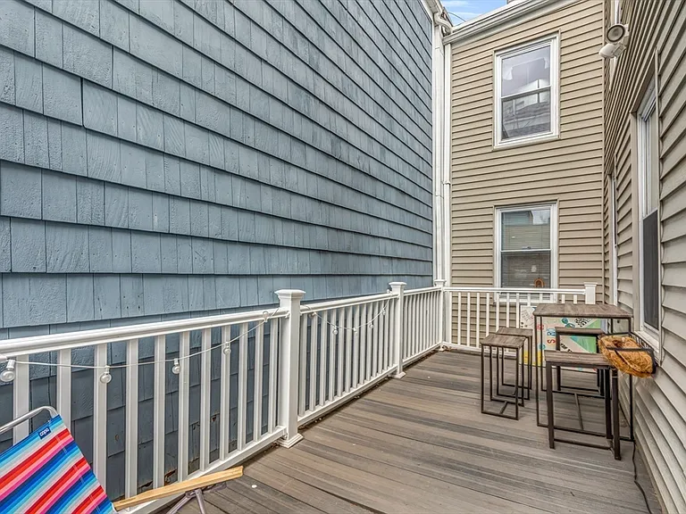 176 Emerson St — Photo 3