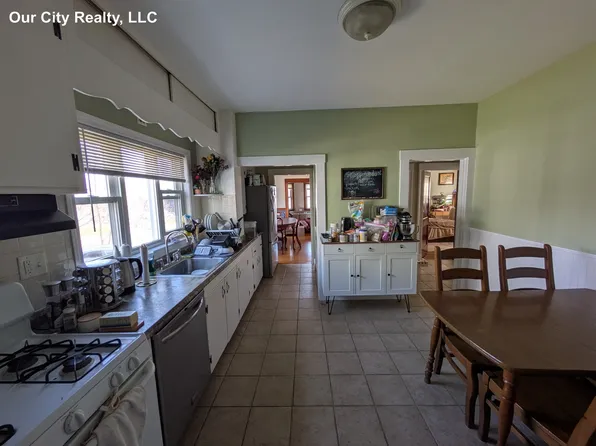 64 Ten Hills Rd #1, Somerville, MA 02145