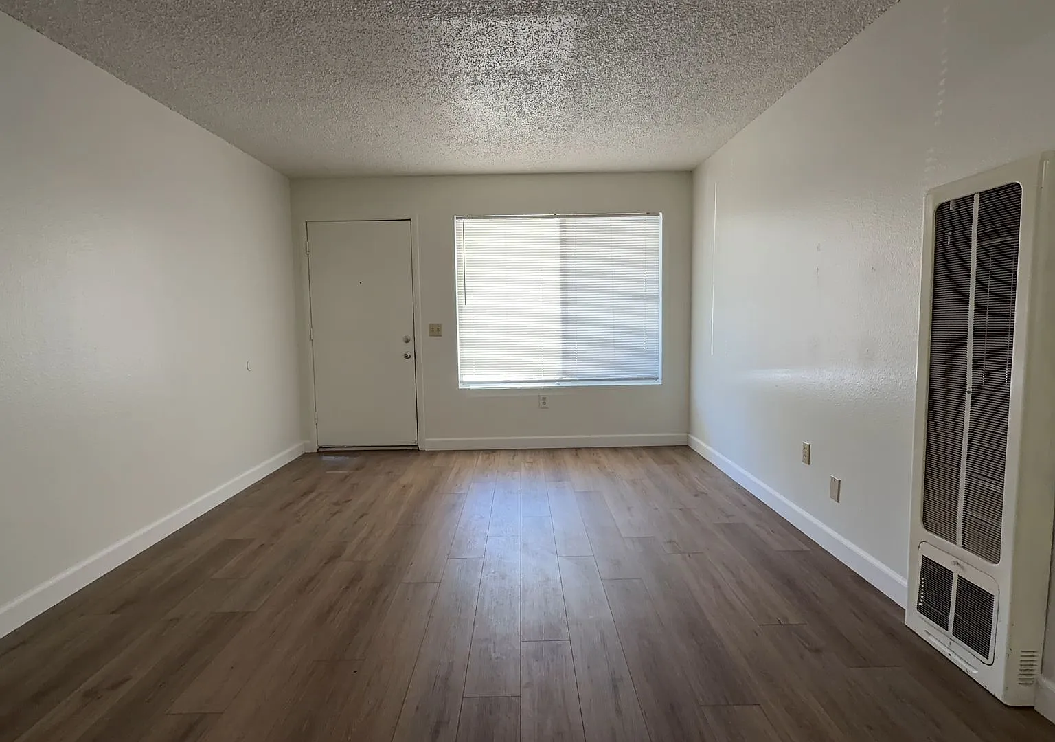 6910 N Santa Fe #6, Winton — Photo 4