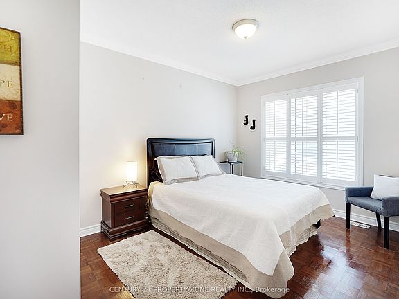 5th image of 38 Castlegate Blvd