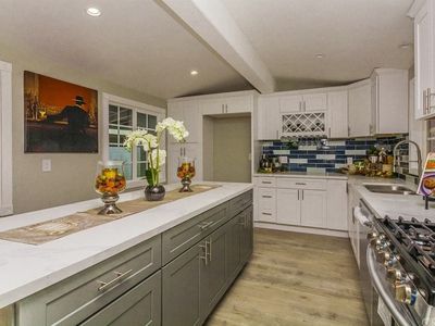 221 S Spruce St, Santa Ana, CA, 92703