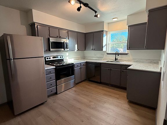 2nd image of 7300 Comanche Trl APT 7