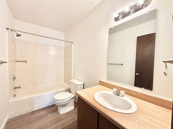 4th image of 228 S 18th Ave #2