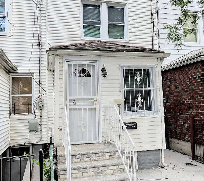1st image of 11817 152nd St