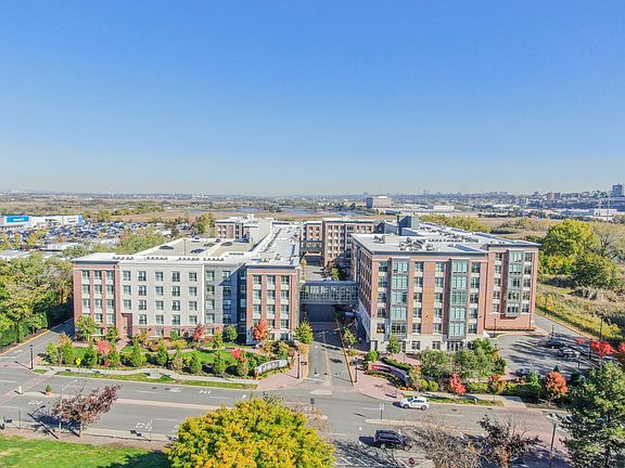 4th image of 120 Park Plaza Dr #1408