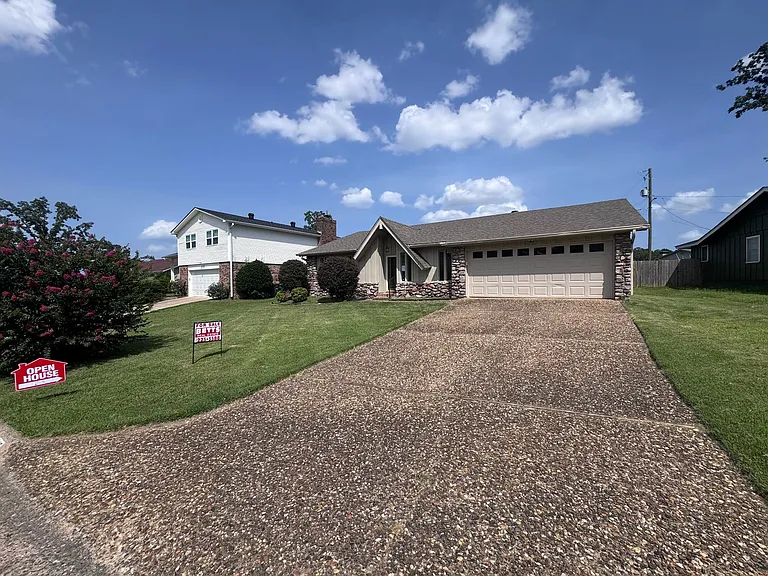 1115 Briar Creek Rd — Photo 95