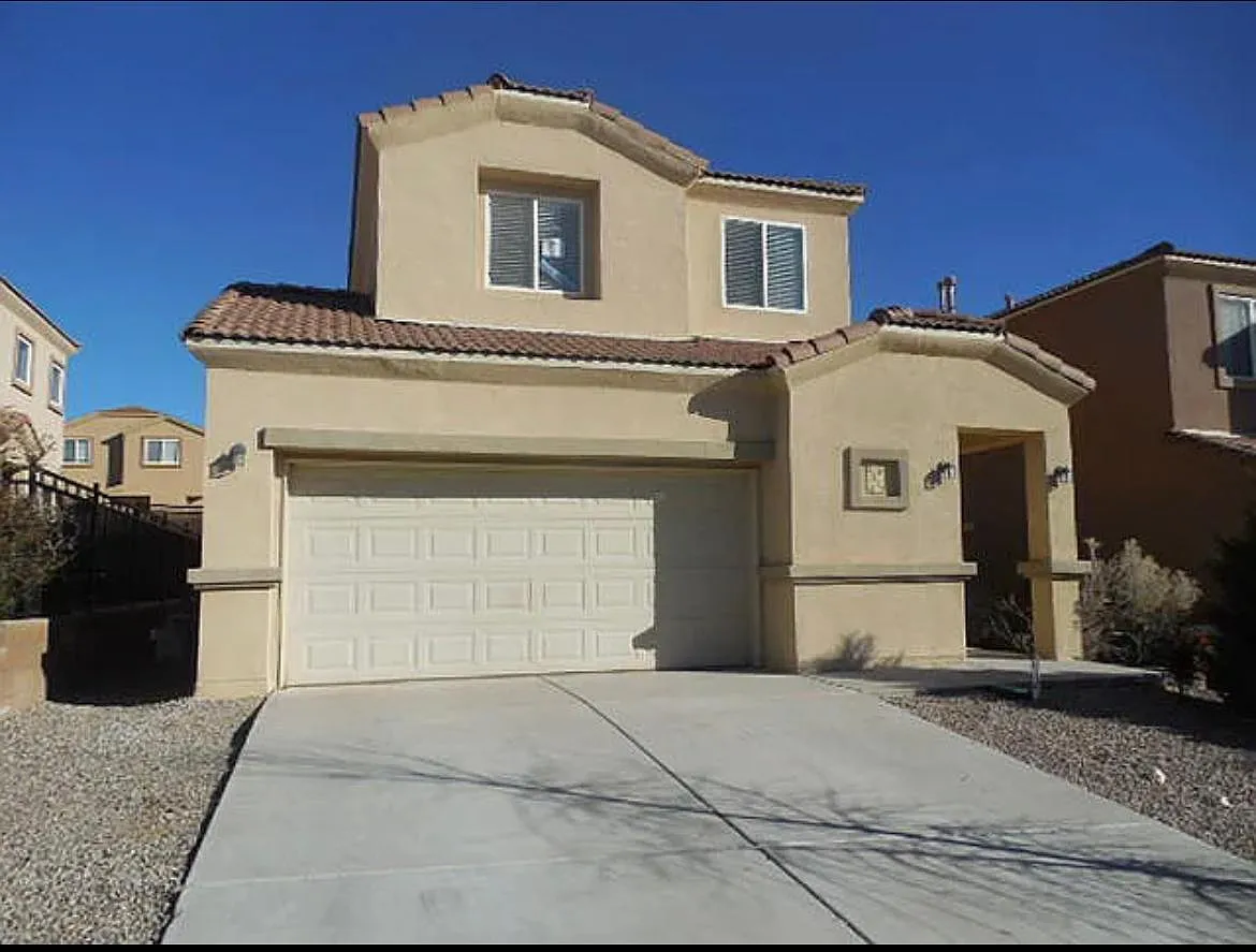 2319 Margarita Dr SE — Photo 1