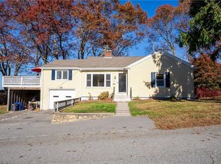 92 Pocasset Ave, Tiverton, RI 02878