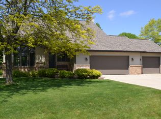 1259 Snowdon Dr, Oshkosh, WI 54904