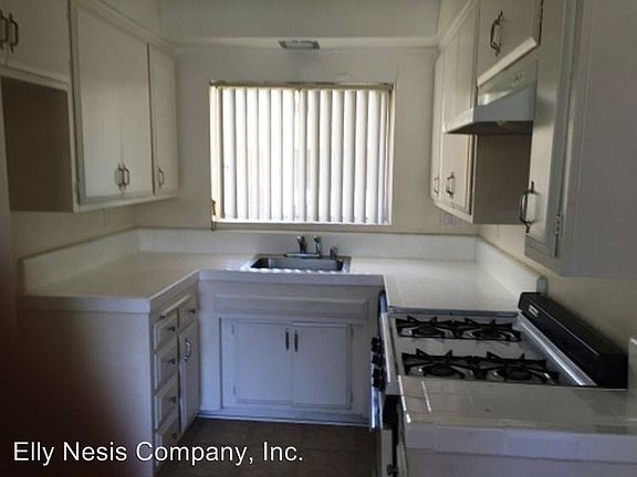 3rd image of 14335 Burbank Blvd APT 14