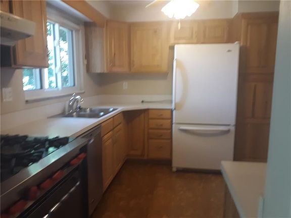 3rd image of 516 Hamel Ave