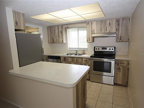 2nd image of 2705 Magdalina Dr APT 4