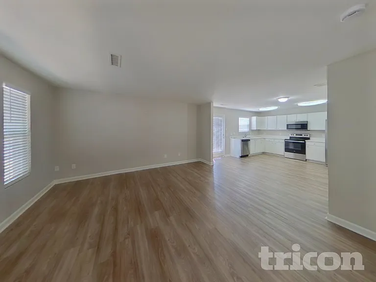 758 Sinclair Dr — Photo 4