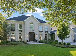 2265 River Woods Dr, Naperville, IL 60565