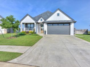 100 Pont Mirabeau Cir, Edmond, OK 73034