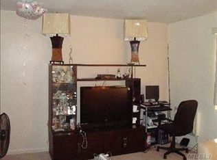 943 Fenwood Dr APT 4, Valley Stream, NY 11580