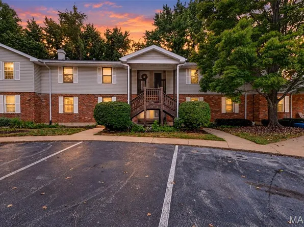 1935 Suns Up Way, Florissant, MO 63031