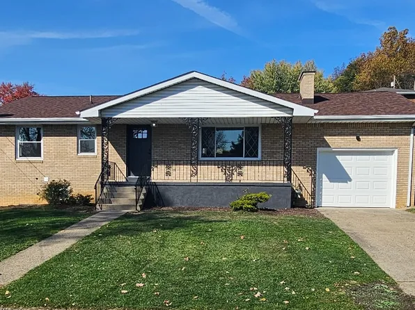 205 Melrose Dr, New Stanton, PA 15672
