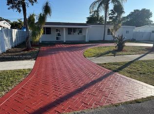 5325 SW 99th Ct, Miami, FL 33165