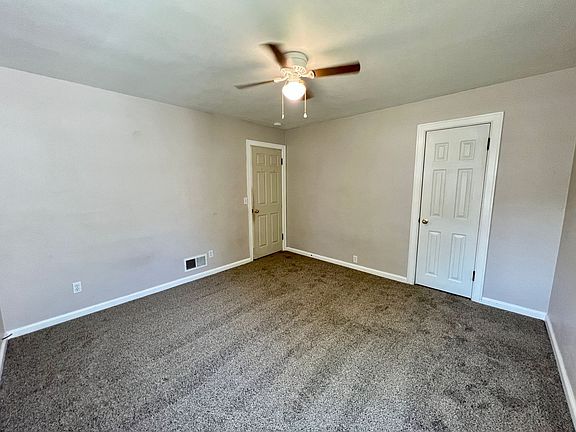 5th image of 445 Howard Ave #1