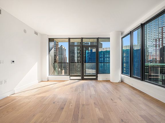 3rd image of 20 Rockwell Pl #2334