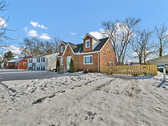2nd image of 210 Louisiana Ave