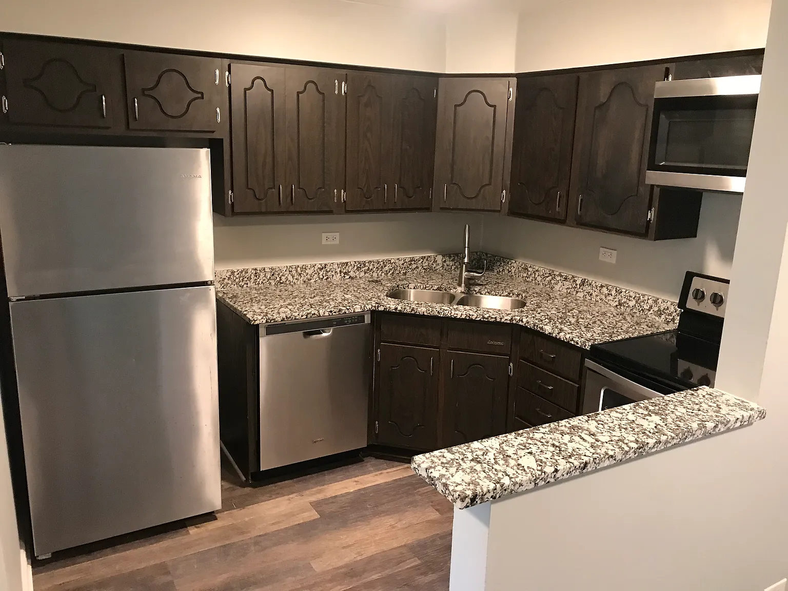 313 & 329 N Maple St — Photo 3