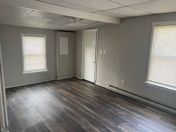 3rd image of 2533 Penbrook Ave Floor 2
