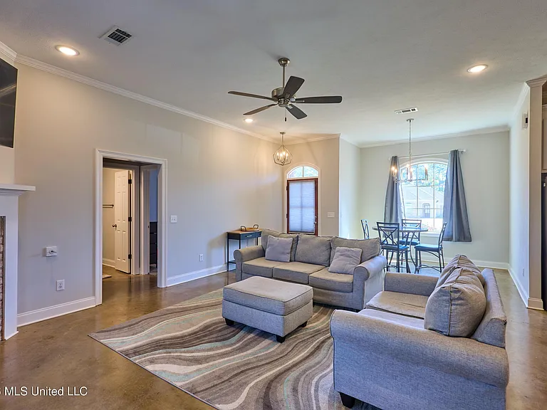 115 Rotherfield Pl — Photo 6