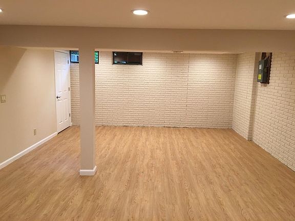 4th image of 810 Ridgeview Dr