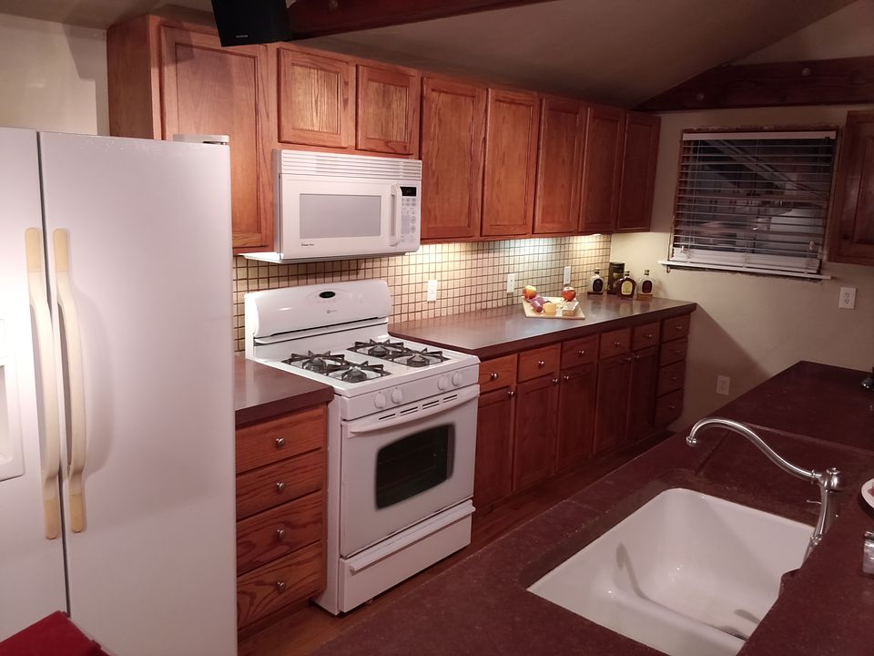 Fully furnished kitchen