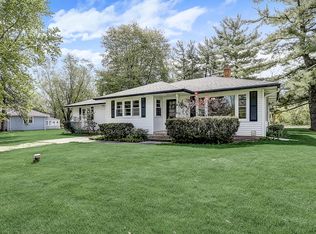 8 Park Dr S, Yorkville, IL 60560