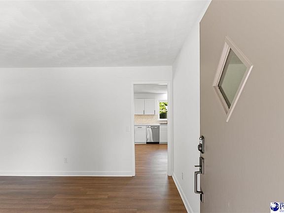 5th image of 532 Camelot Dr