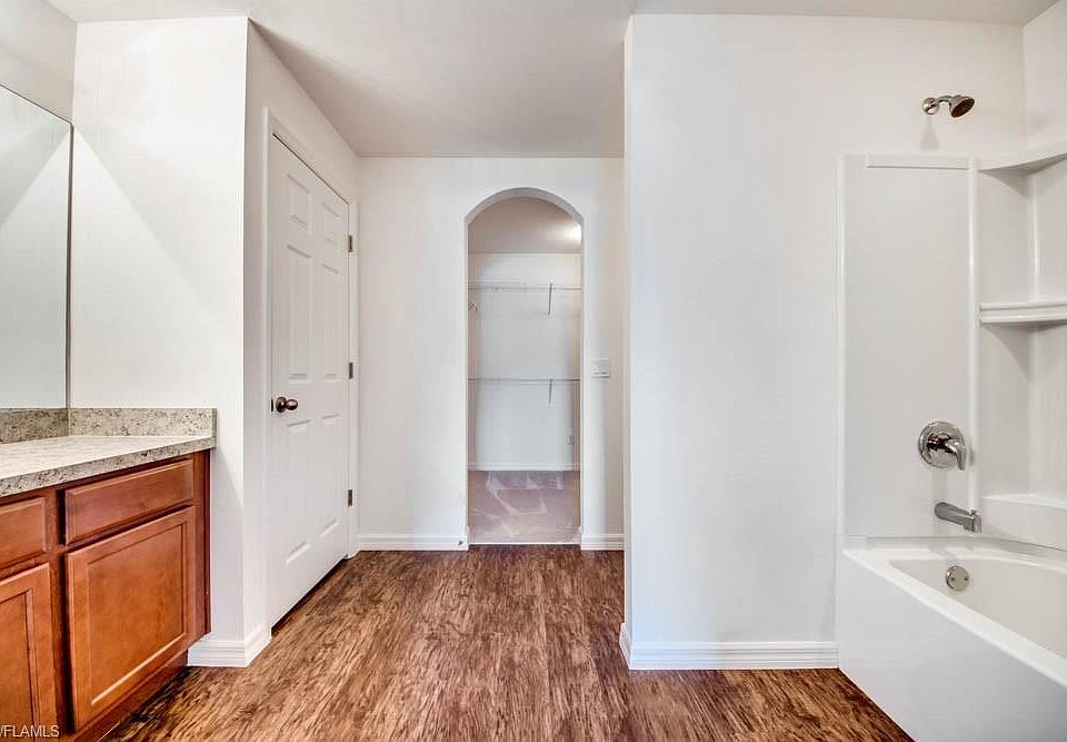2nd image of 2530 NE 7th Pl