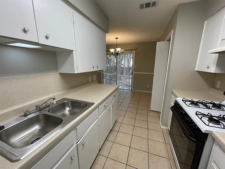 6800 Shier Cv #A — Photo 9