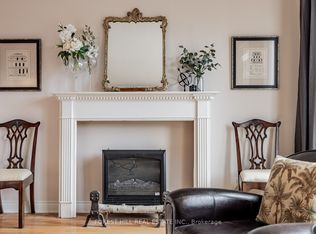 2 Clairtrell Rd #TOWNHOUSE A, Toronto, ON M2N 7H5