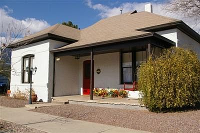 1st image of 219 E 15th St