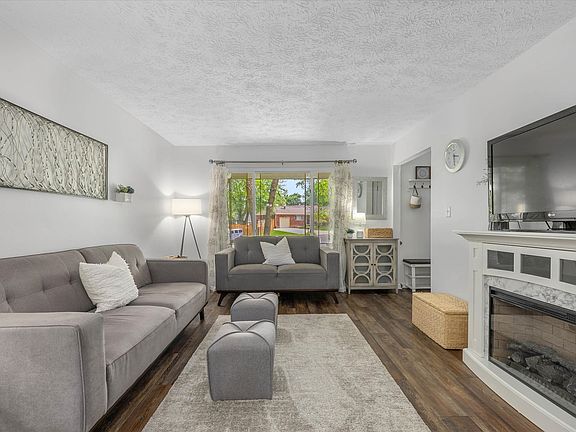 3rd image of 7020 Harmon Ct