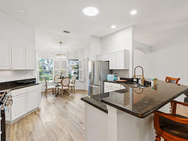 734 Winifred Way — Photo 11
