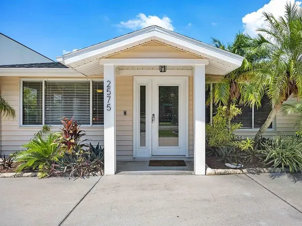 2565 Hyde Park St, Sarasota, FL 34239