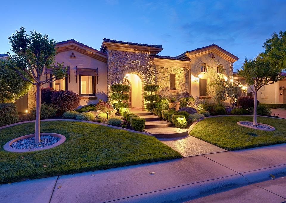 1st image of 1672 Calabria Way
