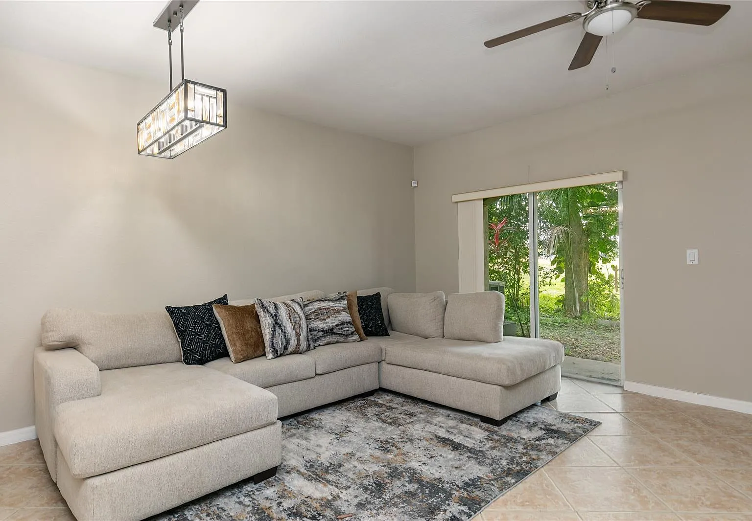 3 bed, 1528 sqft, $2,800 — Photo 3