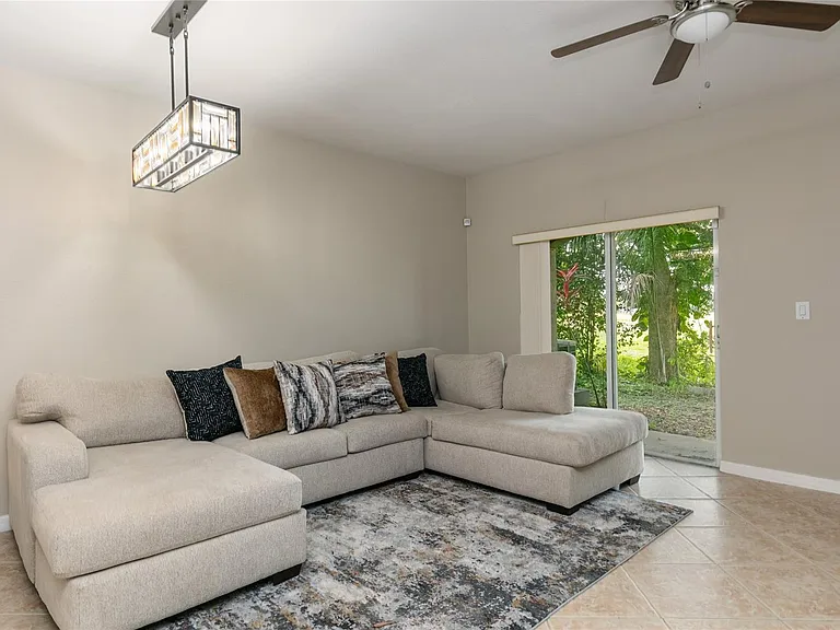 4408 Woodland Cir — Photo 3