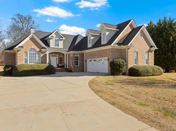2 Hunters Landing Dr, Greer, SC 29651