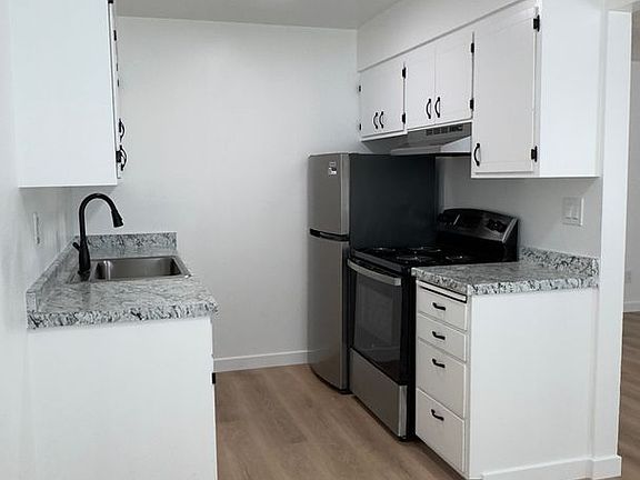 3rd image of 1615 E 10th St #1