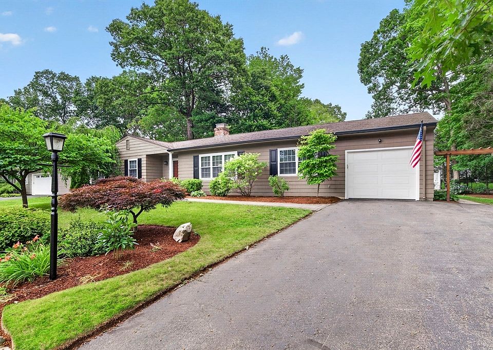 1st image of 74 Lynnwood Ln
